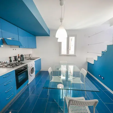 Terrazza Azzurra 度假居 *